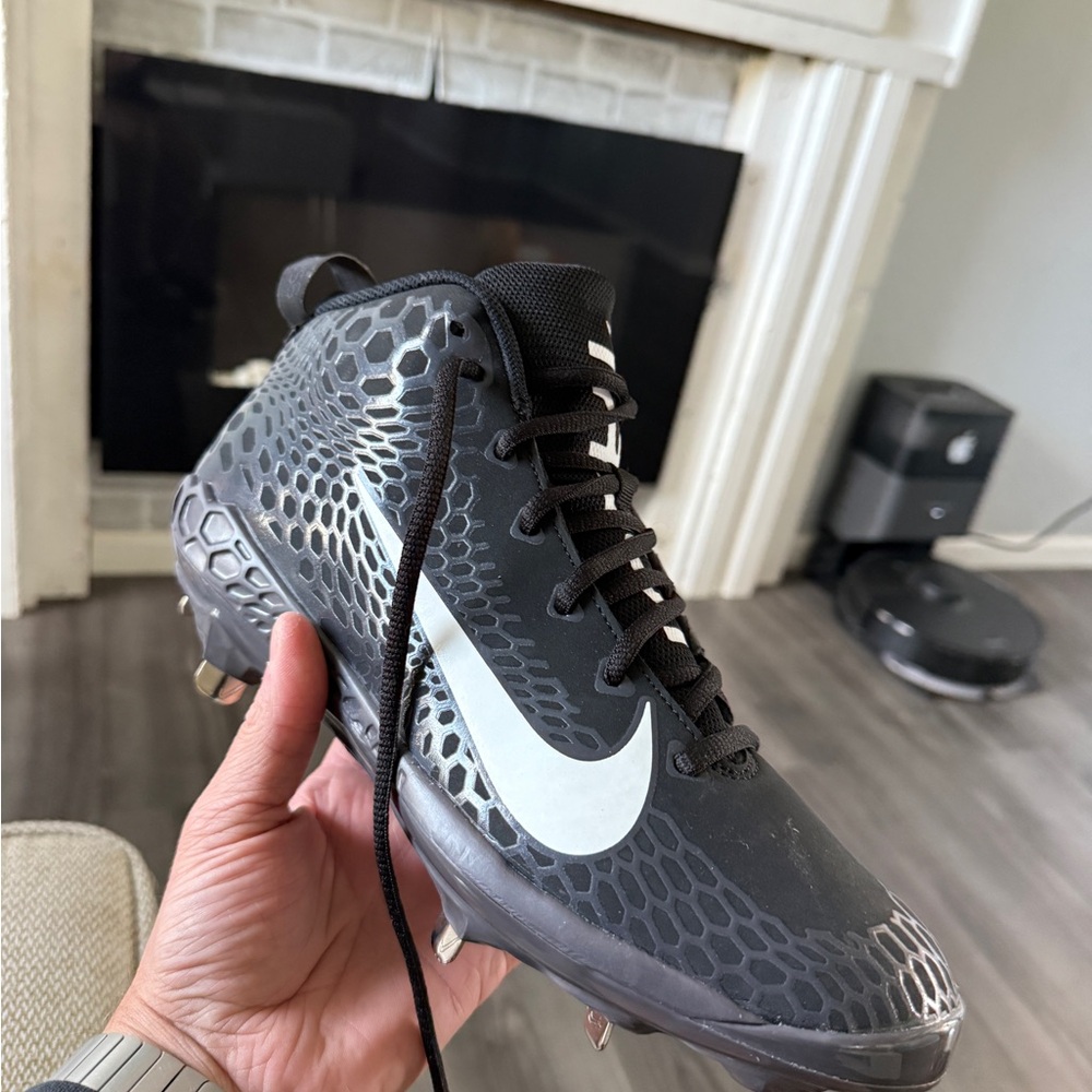 Nike Black and Silver Patterned Cleats NWT